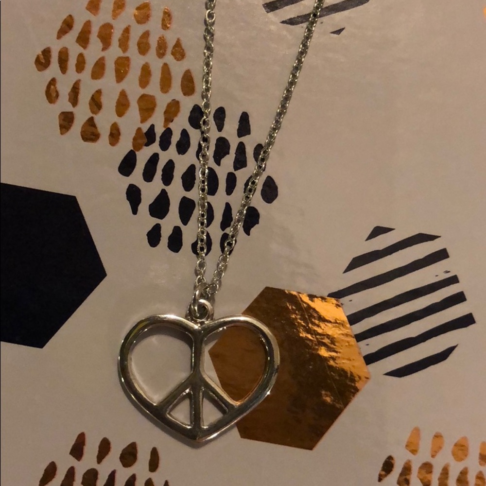 Heart ❤️ shaped peace sign necklace!😀